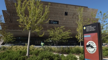 Smithsonial African American Museum.jpg